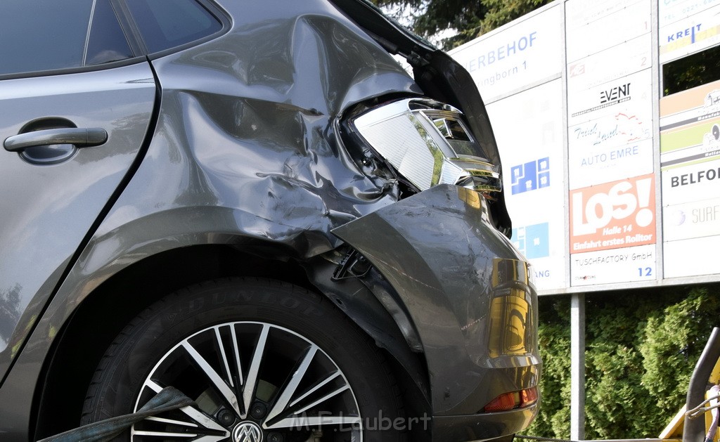 Schwerer Krad PKW Unfall Koeln Muelheim Am Springborn Cottbuserstr P157.JPG - Miklos Laubert